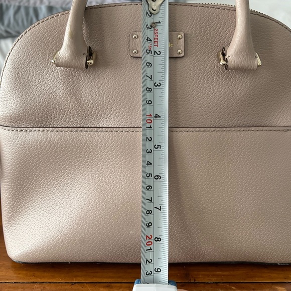 Great condition cute, spring Kate Spade handbag. - Picture 7 of 8